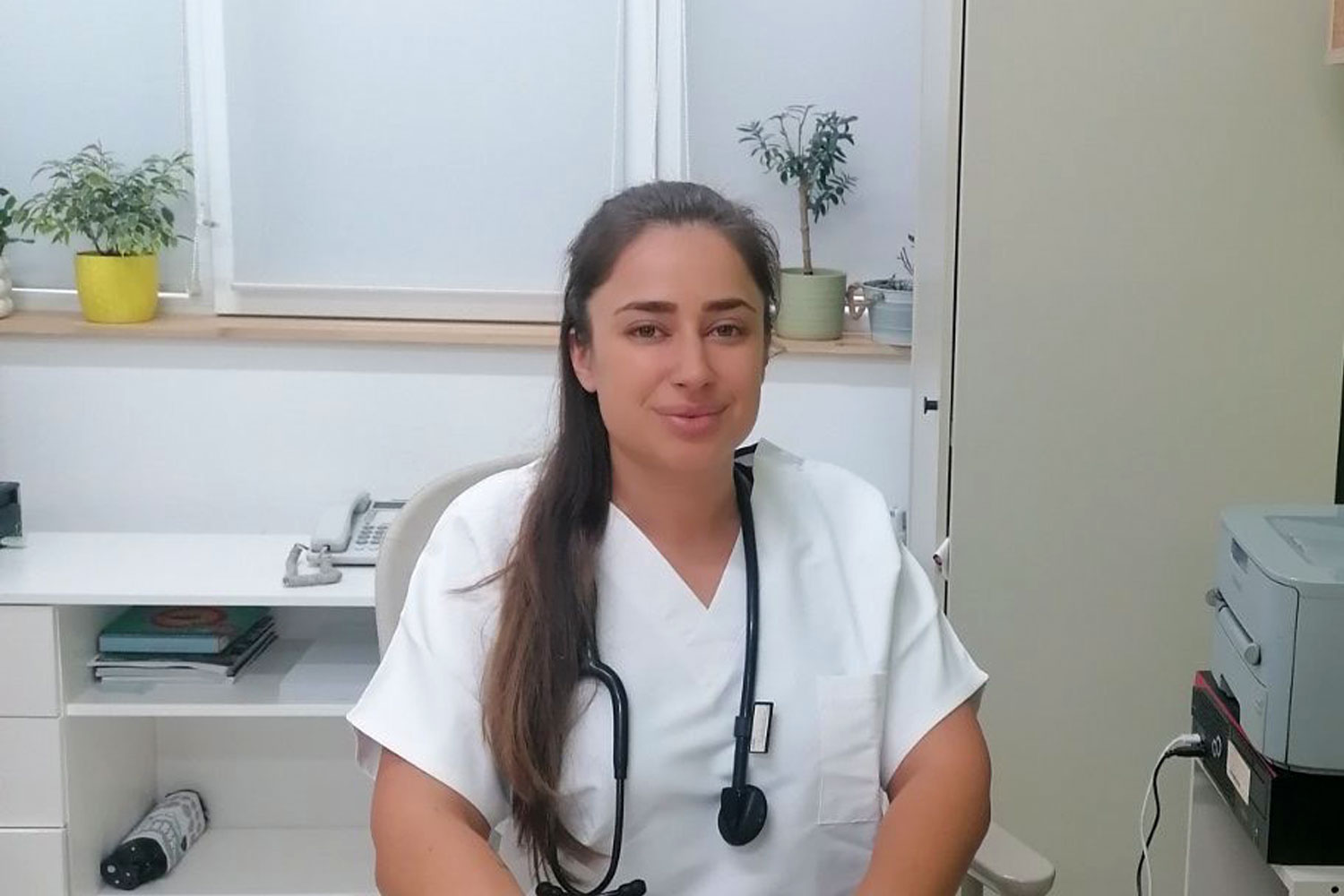 Д-р Николова